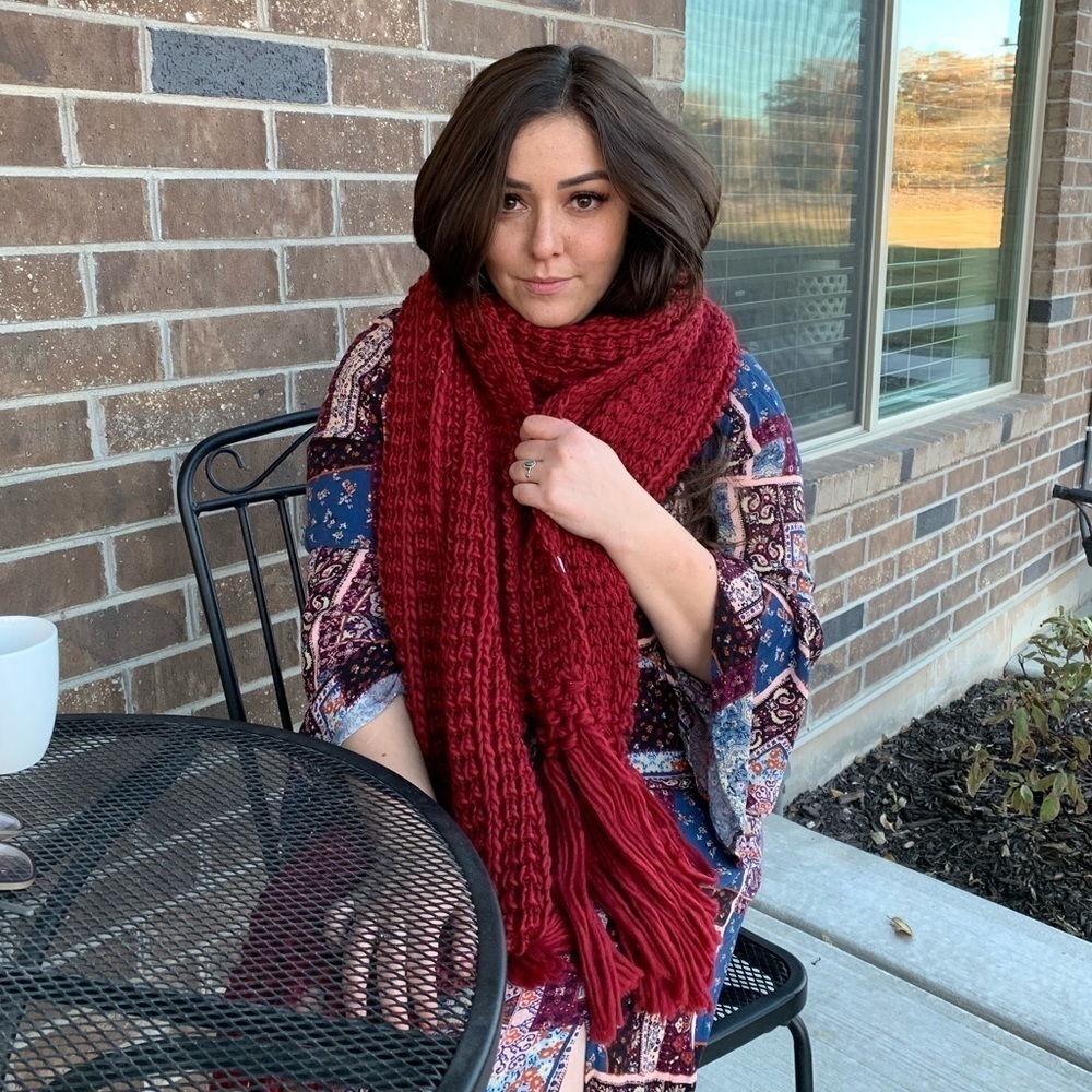 Chunky Tassel Raspberry Red Scarf - Picture 3 of 6